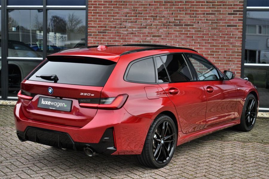 BMW 3 Serie Touring 330e M-Sport LCI-2 Pano Trekh 360 HUD El-zetels