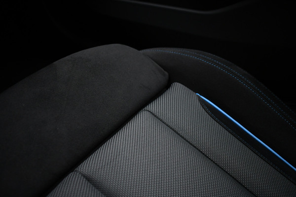 BMW 3 Serie Touring 330e M-Sport LCI-2 Pano Trekh 360 HUD El-zetels