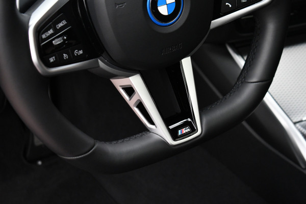 BMW 3 Serie Touring 330e M-Sport LCI-2 Pano Trekh 360 HUD El-zetels