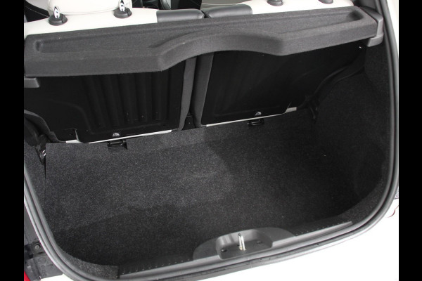 Fiat 500 1.0 Hybrid Dolcevita | Parkeersensor achter | Climate control | Radio | Panoramadak | Cruise control