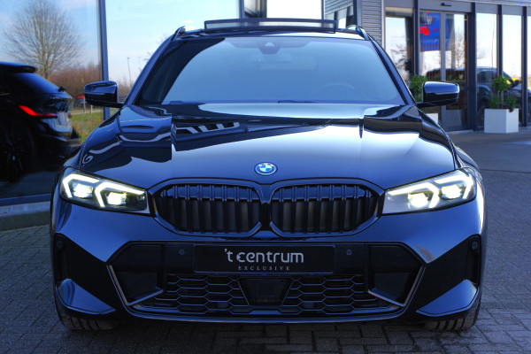 BMW 3 Serie Touring 330e 293 PK xDrive High Executive M-Sport Pro, M-Technic Stoelen, Panoramadak, Adap. Cruise Control, Head-Up