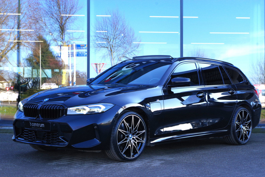 BMW 3 Serie Touring 330e 293 PK xDrive High Executive M-Sport Pro, M-Technic Stoelen, Panoramadak, Adap. Cruise Control, Head-Up