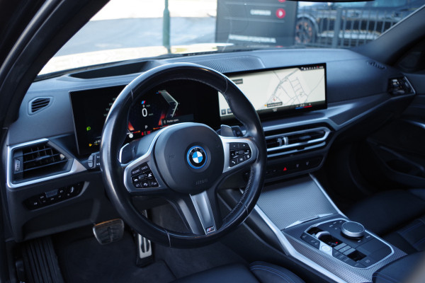 BMW 3 Serie Touring 330e 293 PK xDrive High Executive M-Sport Pro, M-Technic Stoelen, Panoramadak, Adap. Cruise Control, Head-Up