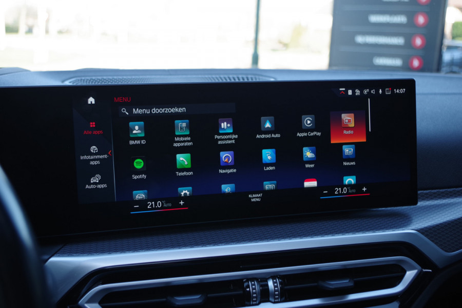 BMW 3 Serie Touring 330e 293 PK xDrive High Executive M-Sport Pro, M-Technic Stoelen, Panoramadak, Adap. Cruise Control, Head-Up