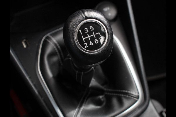 Ford Fiesta 1.0 EcoBoost Titanium | Navigatie | Apple Carplay/Android Auto | Climate Control | Stoelverwarming | Cruise Control | Lichtmetalen Velgen