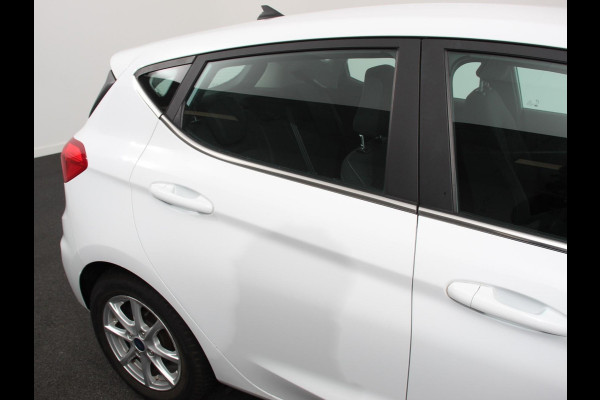 Ford Fiesta 1.0 EcoBoost Titanium | Navigatie | Apple Carplay/Android Auto | Climate Control | Stoelverwarming | Cruise Control | Lichtmetalen Velgen