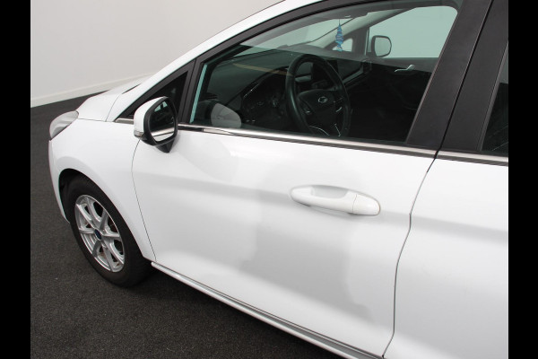 Ford Fiesta 1.0 EcoBoost Titanium | Navigatie | Apple Carplay/Android Auto | Climate Control | Stoelverwarming | Cruise Control | Lichtmetalen Velgen