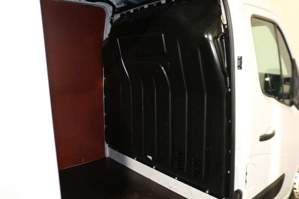 Renault Master T35 2.3 dCi 135pk L3 H2 Work Edition