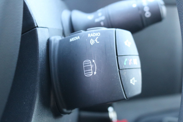 Renault Master T35 2.3 dCi 135pk L3 H2 Work Edition