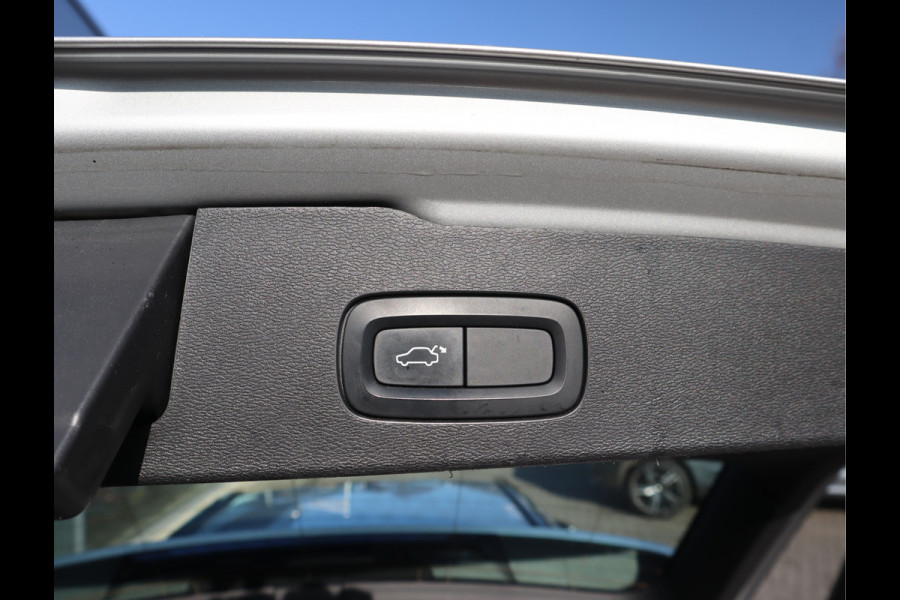 Volvo V60 2.0 T5 R-Design / Polestar Engineerd