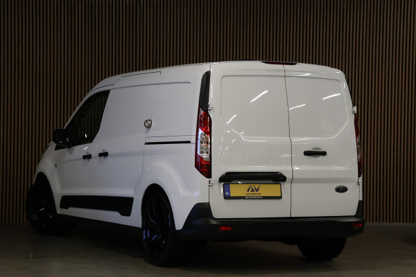 Ford Transit Connect 1.5 EcoBlue L2 120 PK | CarPlay | Camera | Stoelverwarming | Betimmering | 3-Zitter | Airco | Nieuwe APK | Dealer onderhouden | Euro 6
