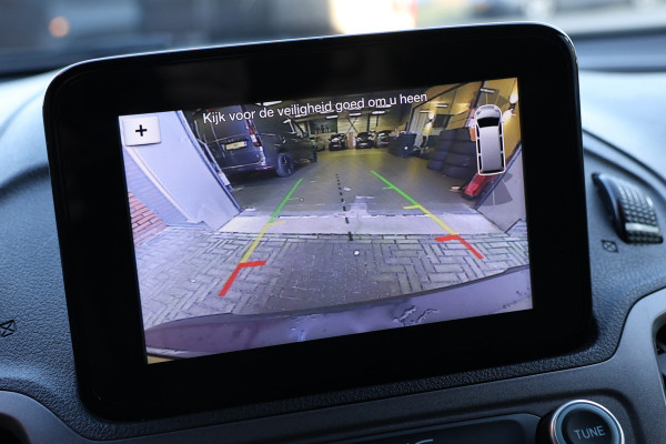 Ford Transit Connect 1.5 EcoBlue L2 120 PK | CarPlay | Camera | Stoelverwarming | Betimmering | 3-Zitter | Airco | Nieuwe APK | Dealer onderhouden | Euro 6