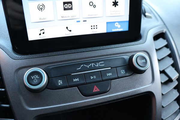 Ford Transit Connect 1.5 EcoBlue L2 120 PK | CarPlay | Camera | Stoelverwarming | Betimmering | 3-Zitter | Airco | Nieuwe APK | Dealer onderhouden | Euro 6