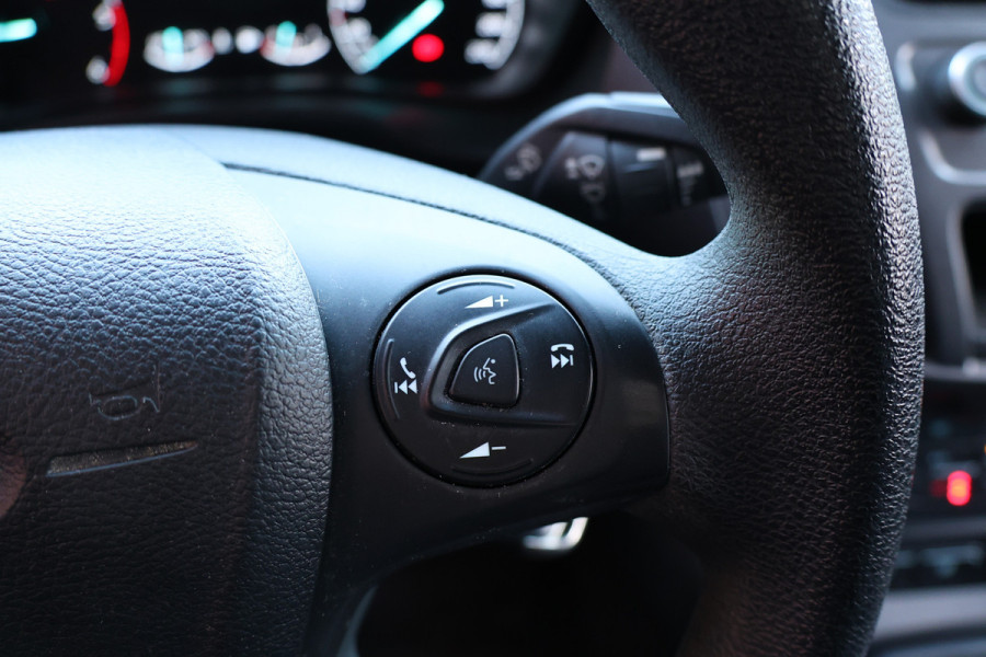 Ford Transit Connect 1.5 EcoBlue L2 120 PK | CarPlay | Camera | Stoelverwarming | Betimmering | 3-Zitter | Airco | Nieuwe APK | Dealer onderhouden | Euro 6