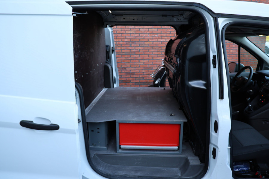 Ford Transit Connect 1.5 EcoBlue L2 120 PK | CarPlay | Camera | Stoelverwarming | Betimmering | 3-Zitter | Airco | Nieuwe APK | Dealer onderhouden | Euro 6