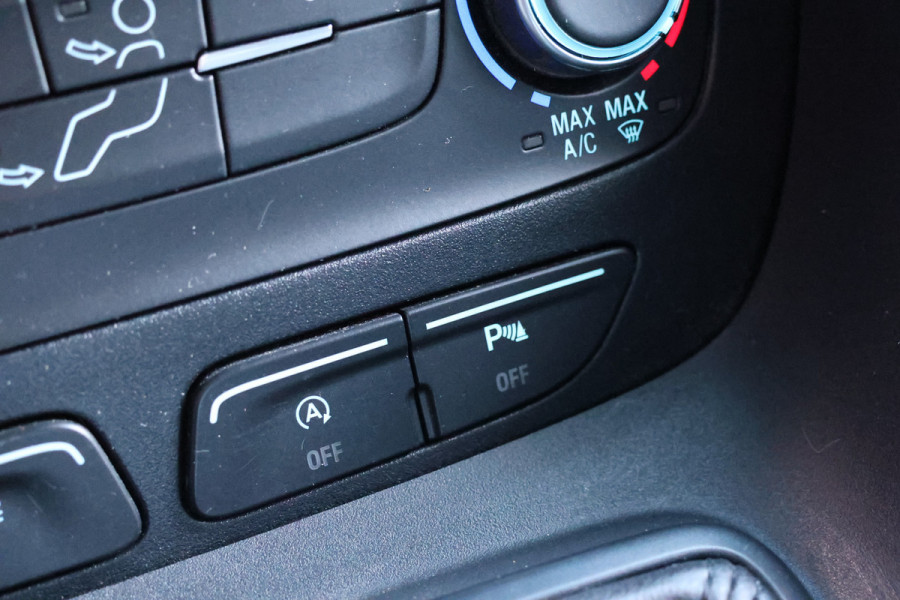 Ford Transit Connect 1.5 EcoBlue L2 120 PK | CarPlay | Camera | Stoelverwarming | Betimmering | 3-Zitter | Airco | Nieuwe APK | Dealer onderhouden | Euro 6