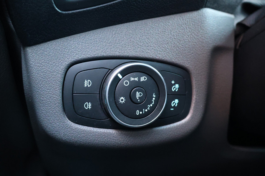 Ford Transit Connect 1.5 EcoBlue L2 120 PK | CarPlay | Camera | Stoelverwarming | Betimmering | 3-Zitter | Airco | Nieuwe APK | Dealer onderhouden | Euro 6