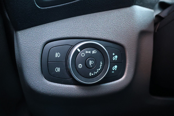 Ford Transit Connect 1.5 EcoBlue L2 120 PK | CarPlay | Camera | Stoelverwarming | Betimmering | 3-Zitter | Airco | Nieuwe APK | Dealer onderhouden | Euro 6