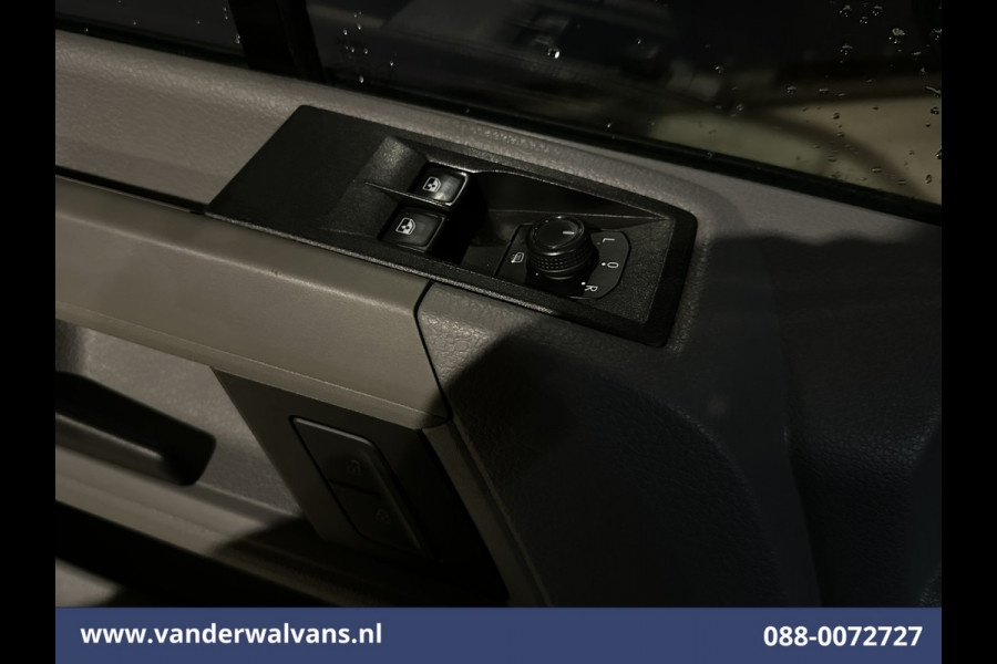 Volkswagen Crafter 2.0 TDI 140pk L3H2 L2H1 Euro6 Airco | Camera | Navigatie | Apple Carplay | Trekhaak Android Auto, Bijrijdersbank