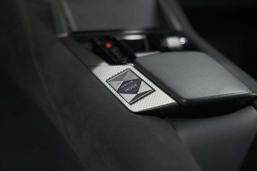 DS DS 4 PureTech 130 EAT8 Performance Line | Camera | Apple Carplay | Alcantara® bekleding | Parkeersensensoren