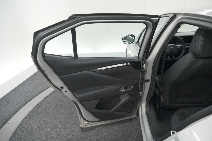 DS DS 4 PureTech 130 EAT8 Performance Line | Camera | Apple Carplay | Alcantara® bekleding | Parkeersensensoren