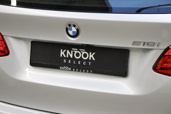 BMW 2 Serie Active Tourer 218i High Executive Luxury Line Automaat / Navigatiesysteem Plus / Driving Assistant / Achteruitrijcamera / Stoelverwarming / LED-koplampen / Head-Up Display / DAB / Hifi / Shadow Line / 17 Inch