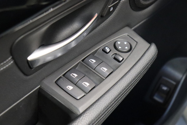 BMW 2 Serie Active Tourer 218i High Executive Luxury Line Automaat / Navigatiesysteem Plus / Driving Assistant / Achteruitrijcamera / Stoelverwarming / LED-koplampen / Head-Up Display / DAB / Hifi / Shadow Line / 17 Inch