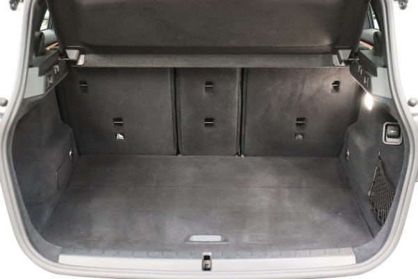 BMW 2 Serie Active Tourer 218i High Executive Luxury Line Automaat / Navigatiesysteem Plus / Driving Assistant / Achteruitrijcamera / Stoelverwarming / LED-koplampen / Head-Up Display / DAB / Hifi / Shadow Line / 17 Inch