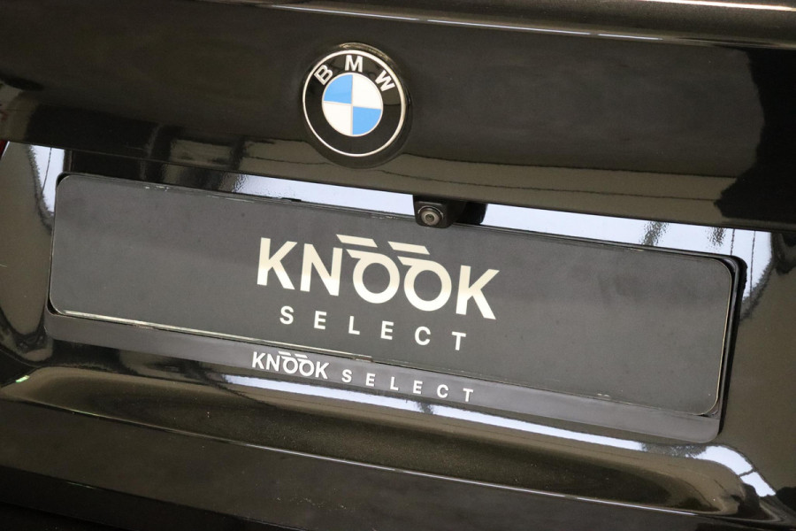 BMW 5 Serie Touring 530i High Executive M Sport Pakket Automaat / Navigatie Professional / Panoramadak / Active Steering / Stuurwielverwarming / M Sportremsysteem / Comfortstoelen / Driving Assistant Plus / Head-Up Display / DAB / Multifunctioneel Instrumentendisplay / Shadow Line / 19 Inch / Extra Getint Glas