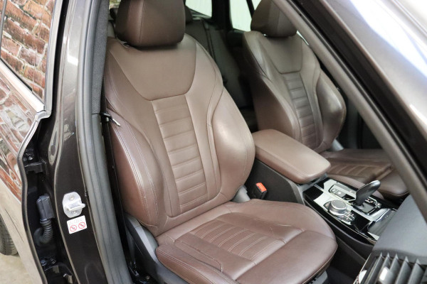 BMW X3 xDrive20i High Executive xLine Automaat / Live Cockpit Professional / Panoramadak / Wegklapbare Trekhaak / Sportstoelen Elektrisch Verstelbaar / Adaptieve LED-koplamp / Driving Assistant / Head-Up Display / 20 Inch / Stoelverwarming / Hifi / Chrome Line / DAB