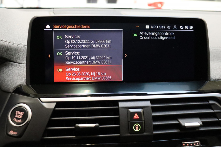 BMW X3 xDrive20i High Executive xLine Automaat / Live Cockpit Professional / Panoramadak / Wegklapbare Trekhaak / Sportstoelen Elektrisch Verstelbaar / Adaptieve LED-koplamp / Driving Assistant / Head-Up Display / 20 Inch / Stoelverwarming / Hifi / Chrome Line / DAB