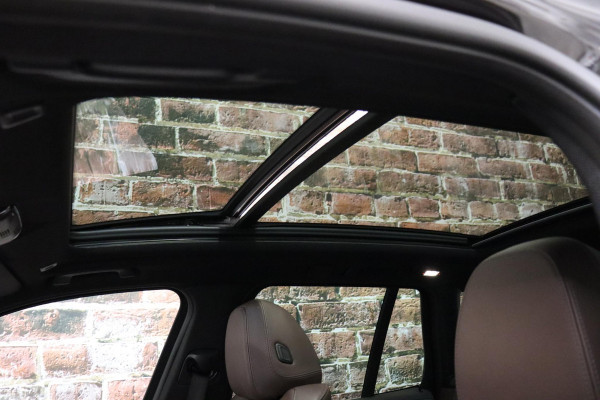 BMW X3 xDrive20i High Executive xLine Automaat / Live Cockpit Professional / Panoramadak / Wegklapbare Trekhaak / Sportstoelen Elektrisch Verstelbaar / Adaptieve LED-koplamp / Driving Assistant / Head-Up Display / 20 Inch / Stoelverwarming / Hifi / Chrome Line / DAB