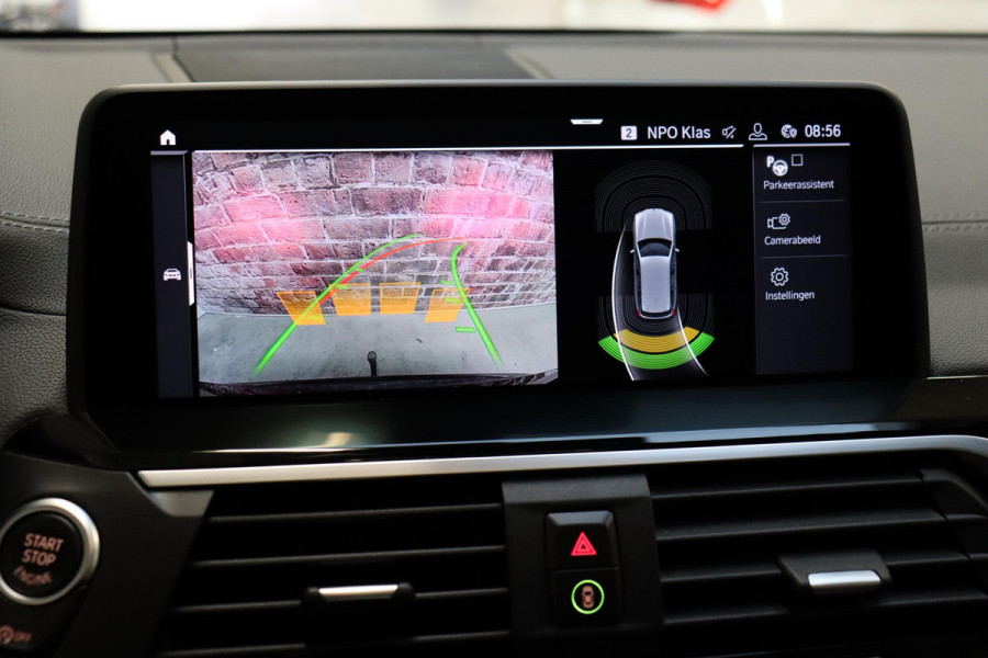 BMW X3 xDrive20i High Executive xLine Automaat / Live Cockpit Professional / Panoramadak / Wegklapbare Trekhaak / Sportstoelen Elektrisch Verstelbaar / Adaptieve LED-koplamp / Driving Assistant / Head-Up Display / 20 Inch / Stoelverwarming / Hifi / Chrome Line / DAB