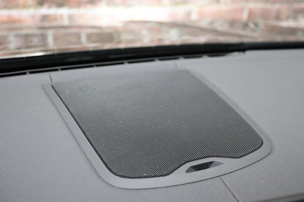 BMW X3 xDrive20i High Executive xLine Automaat / Live Cockpit Professional / Panoramadak / Wegklapbare Trekhaak / Sportstoelen Elektrisch Verstelbaar / Adaptieve LED-koplamp / Driving Assistant / Head-Up Display / 20 Inch / Stoelverwarming / Hifi / Chrome Line / DAB