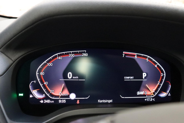 BMW X3 xDrive20i High Executive xLine Automaat / Live Cockpit Professional / Panoramadak / Wegklapbare Trekhaak / Sportstoelen Elektrisch Verstelbaar / Adaptieve LED-koplamp / Driving Assistant / Head-Up Display / 20 Inch / Stoelverwarming / Hifi / Chrome Line / DAB