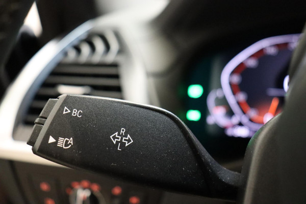 BMW X3 xDrive20i High Executive xLine Automaat / Live Cockpit Professional / Panoramadak / Wegklapbare Trekhaak / Sportstoelen Elektrisch Verstelbaar / Adaptieve LED-koplamp / Driving Assistant / Head-Up Display / 20 Inch / Stoelverwarming / Hifi / Chrome Line / DAB