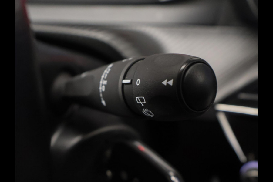 Peugeot 208 1.2 PureTech Active Black Edition Sport (APPLE CARPLAY,NAVI,CRUISE,LED,ELEKTRISCH PAKKET,SPORTSTOELEN,NETTE STAAT)