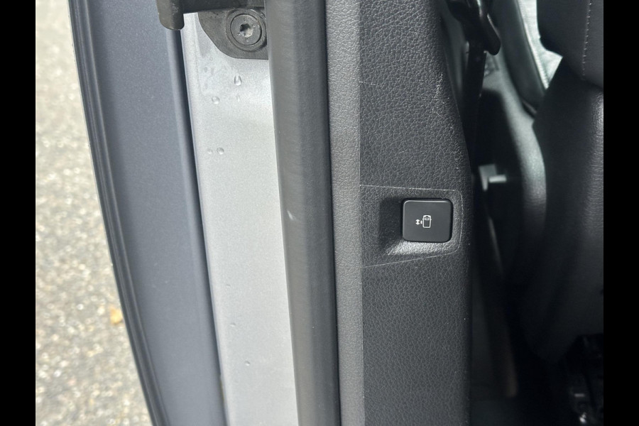 Opel Zafira-e Life 100 kW 75kWh Tourer M 6 PERSOONS| 3-FASE| ELEKTRISCHE ZIJDEUR| HEAD-UP DISPLAY| ELEK. STOELEN MET MEMORY| CAMERA| DEALER ONDERHOUDEN| DODE HOEK| LEDEREN BEKLEDING