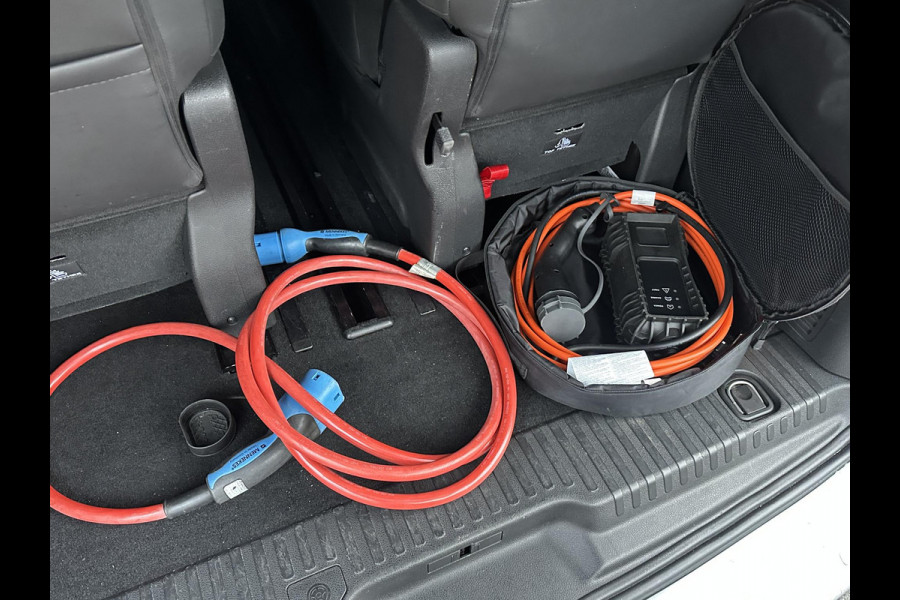 Opel Zafira-e Life 100 kW 75kWh Tourer M 6 PERSOONS| 3-FASE| ELEKTRISCHE ZIJDEUR| HEAD-UP DISPLAY| ELEK. STOELEN MET MEMORY| CAMERA| DEALER ONDERHOUDEN| DODE HOEK| LEDEREN BEKLEDING