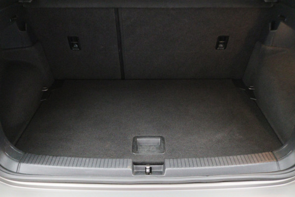 Volkswagen T-Cross 1.0 TSI Life Virtual Cockpit, Climate, ACC, Rijstrooksensor, Apple Carplay, PDC, 17''