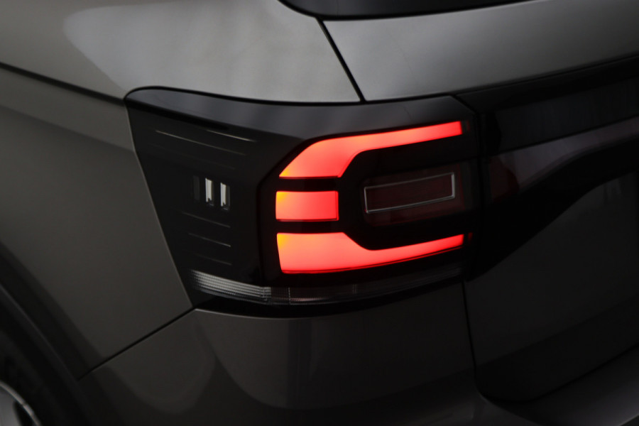 Volkswagen T-Cross 1.0 TSI Life Virtual Cockpit, Climate, ACC, Rijstrooksensor, Apple Carplay, PDC, 17''