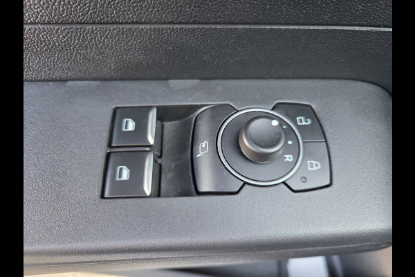 Ford Transit Courier Limited 92Kw - 125Pk ALS NIEUW Links & Rechts Schuifdeur Navi Camera Carplay