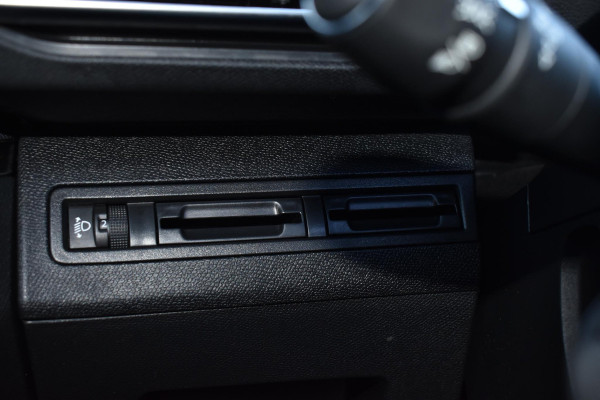 Peugeot 5008 1.2 PureTech 130PK Aut. Allure | 7 Zits | Navi | Panodak | Camera | Incl. garantie