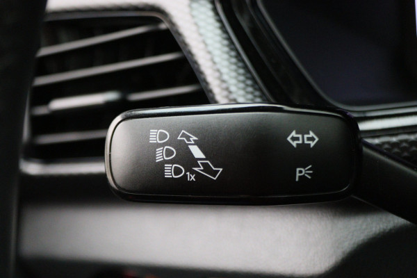 Volkswagen T-Cross 1.0 TSI Life Virtual Cockpit, Climate, ACC, Rijstrooksensor, Apple Carplay, PDC, 17''