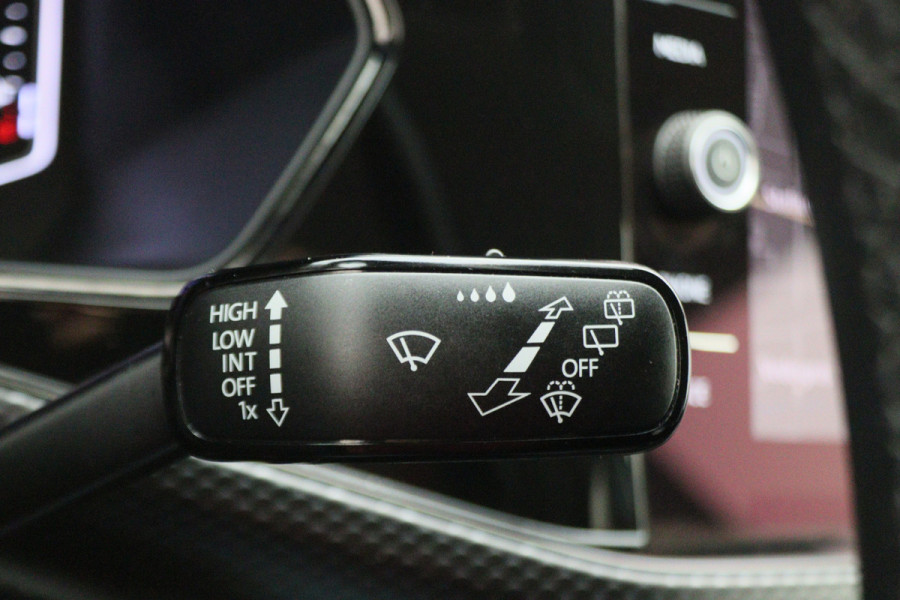 Volkswagen T-Cross 1.0 TSI Life Virtual Cockpit, Climate, ACC, Rijstrooksensor, Apple Carplay, PDC, 17''