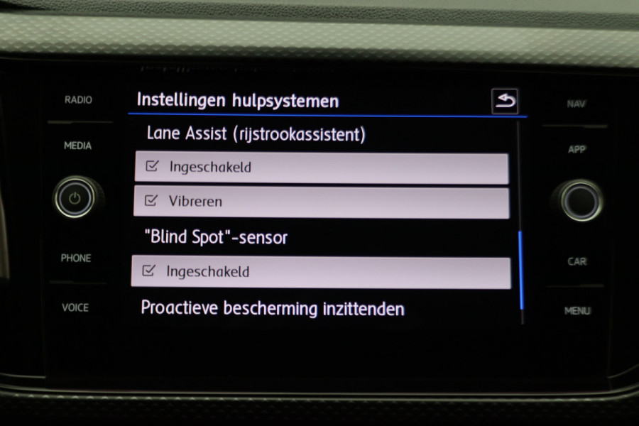 Volkswagen T-Cross 1.0 TSI Life Virtual Cockpit, Climate, ACC, Rijstrooksensor, Apple Carplay, PDC, 17''