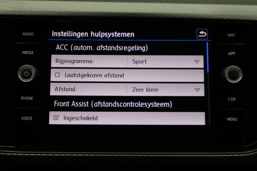 Volkswagen T-Cross 1.0 TSI Life Virtual Cockpit, Climate, ACC, Rijstrooksensor, Apple Carplay, PDC, 17''