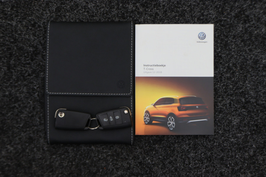 Volkswagen T-Cross 1.0 TSI Life Virtual Cockpit, Climate, ACC, Rijstrooksensor, Apple Carplay, PDC, 17''