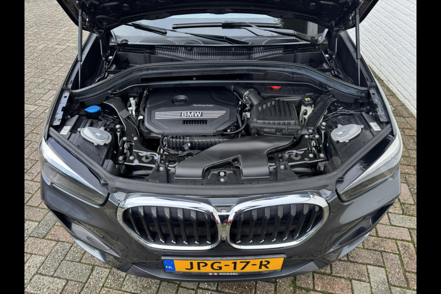 BMW X1 SDrive18i High Executive Cruise Climate control Leer+memory Sfeerverlichting Navigatie Full LED Parkeersensoren