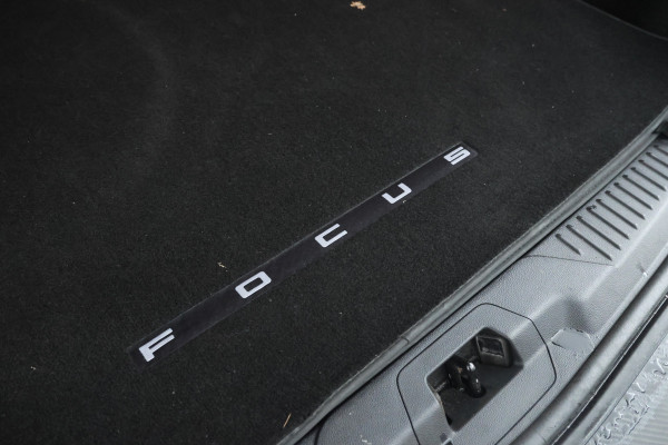 Ford FOCUS Wagon 1.5 EcoBlue Vignale Volleder, Panorama, Climate,